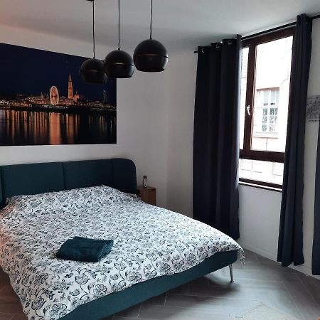 Suite City Center In Quiet Street & Airco Антверпен Екстериор снимка